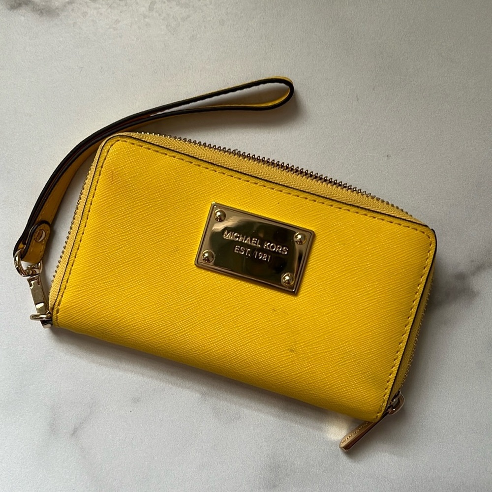 Small Yellow Michael Kors Wallet